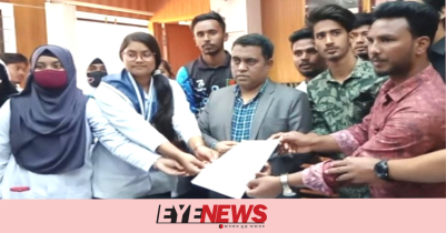 পীরগঞ্জে সড়ক দুর্ঘটনা রোধে ইউএনও’র নিকট স্মারকলিপি প্রদান