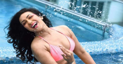 Rituparna trolled by posting bikini pictures