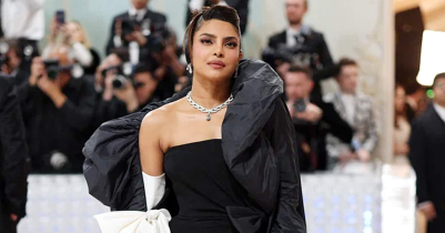 Priyanka Chopra wears diamond necklace worth over Rs 204 crore!