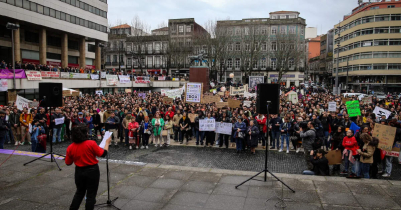 Thousands protest in Lisbon over housing crisis