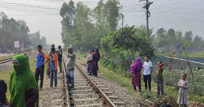 Mother, daughter killed in Tangail hit by a train!