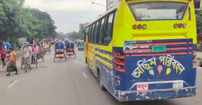 গভীর রাতে বাসে আগুন, পুড়ে ম র লে ন ঘুমন্ত হেলপার