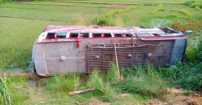 গোলাপগঞ্জে বাস খাদে পড়ে আ হ ত ১৫ 