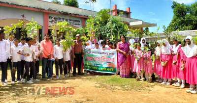 শ্রীমঙ্গলে শিক্ষার্থীদের মাঝে বিভিন্ন প্রজাতির গাছের চারা বিতরণ