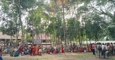 বেতন কাটার প্রতিবাদে পাত্রখোলা চা বাগানে শ্রমিক ধর্মঘট