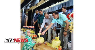 সাড়ে ৪ হাজার পরিবারকে ১০ কেজি করে চাল দিল শ্রীমঙ্গল পৌরসভা 