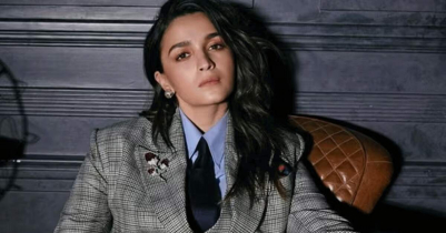 Alia Bhatt wins IIFA Best Actor award-2023