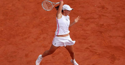 Swiatek reigns supreme at French Open by quelling Muchova