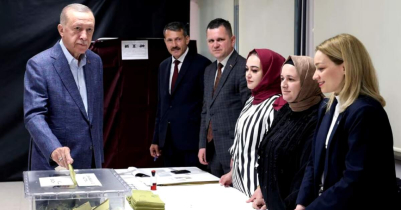 Erdogan ahead in Turkey initial vote results