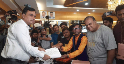 Dhaka-17 : Hero Alam submits nomination paper