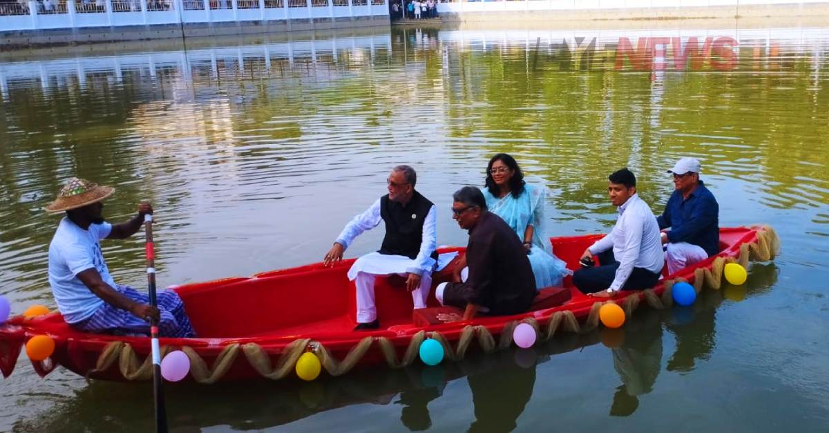 মৌলভীবাজারের কাশিনাথ দীঘিতে নৌকা চড়ছেন মন্ত্রী মো. শাহাবুদ্দিন, নেছার আহমদ এমপি, জেলা প্রশাসক প্রমুখ