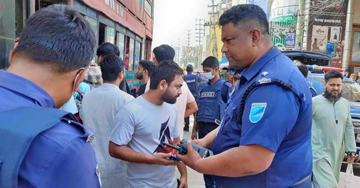 দুই দলের মহাসমাবেশকে ঘিরে রাজধানীতে বেড়েছে তল্লাশি। ছবি- সংগৃহীত