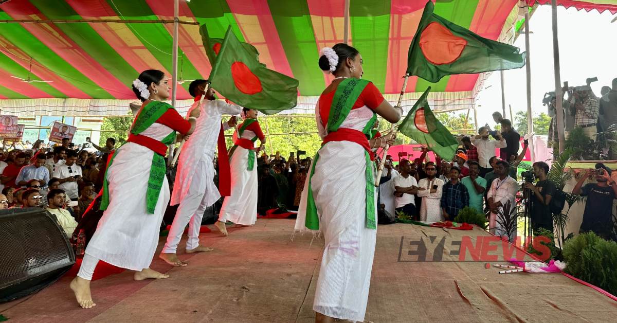 উদ্বোধনী অনুষ্ঠানে শিল্পীদের সাংস্কৃতিক পরিবেশনা। ছবি- বিষ্ণু দেব