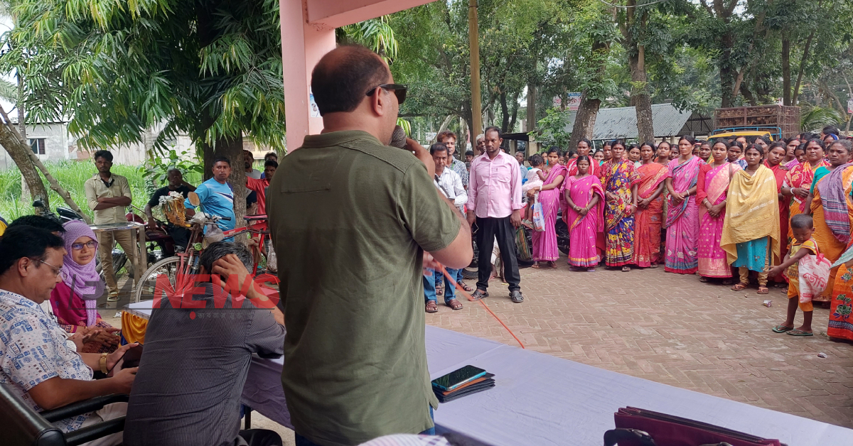 সভায় প্রধান অতিথি হিসাবে বক্তব্য দেন উপজেলা চেয়ারম্যান শাহরিয়ার আজম মুন্না। ছবি- আই নিউজ