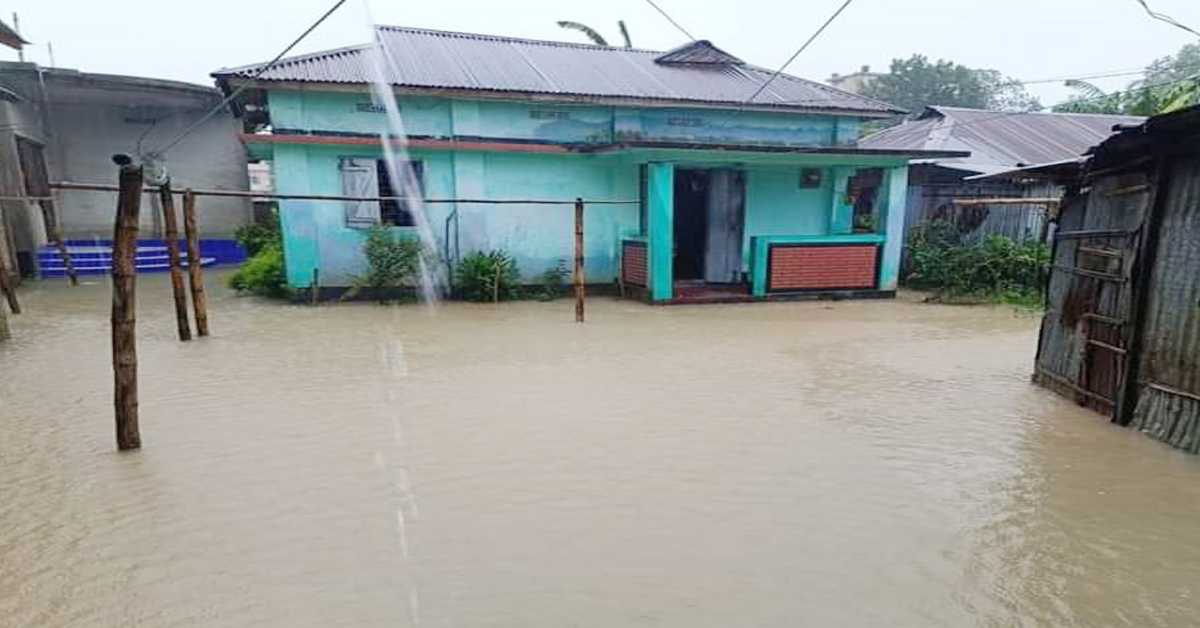 নিম্নাঞ্চলে প্রবেশ করেছে ধলাই নদীর উপচে পড়া পানি।