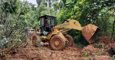 লাউয়াছড়ায় টিলা ধ্বসের ১৩ ঘন্টা পর যান চলাচল শুরু