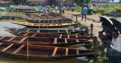 বর্ষার শুরুতেই জমে উঠেছে সুনামগঞ্জের নৌকার হাট 