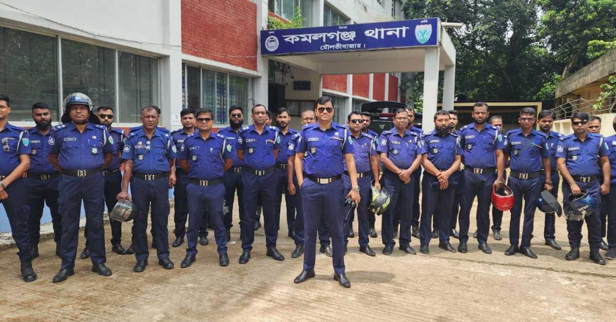 কর্মবিরতি শেষে কাজে ফিরেছে কমলগঞ্জ থানা পুলিশ। ছবি- আই নিউজ