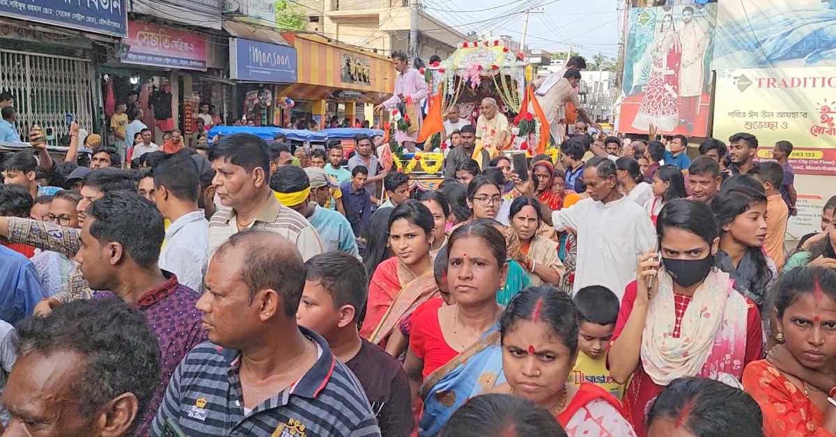 রথযাত্রায় অংশ নেন সহস্রাধিক মানুষ। ছবি- আই নিউজ